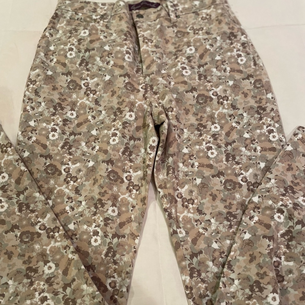 NWT Gloria V jeans